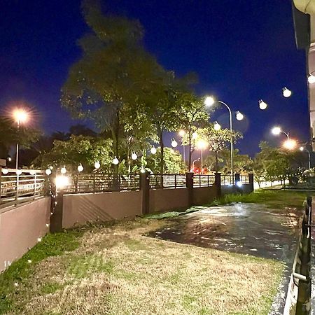 Quayside Cove Homestay - Corner House, Shah Alam Rimbayu Netflix Syok Tv Bbq ภายนอก รูปภาพ